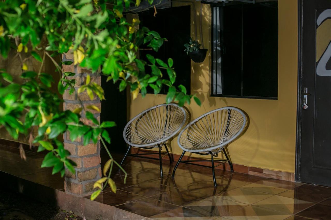 Casa Alamanda - Posada Urbana Ciudad del Este Buitenkant foto