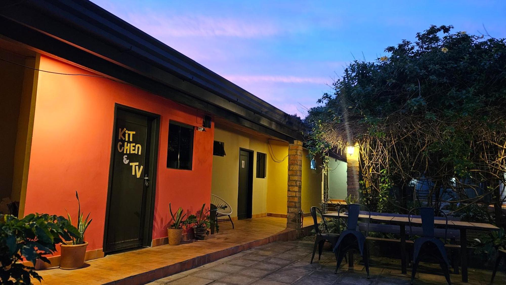 Casa Alamanda - Posada Urbana Ciudad del Este Buitenkant foto